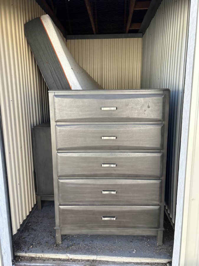 5 x 10 storage unit in Euclid, OH