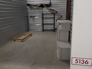 10 x 10 unit in San Antonio