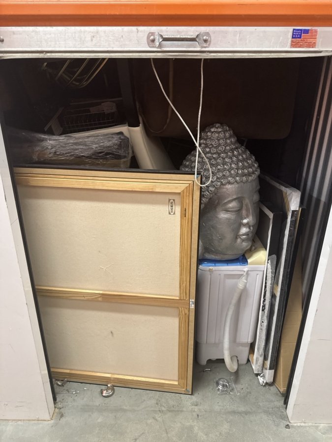 5 x 10 storage unit in Baltimore, MD