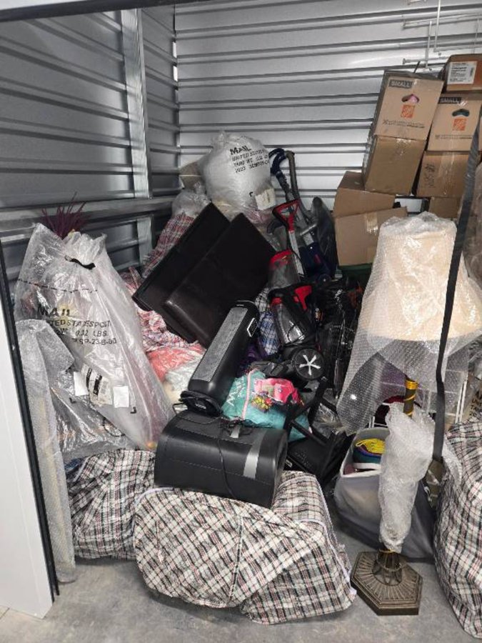 10 x 7 storage unit in Phoenix, AZ