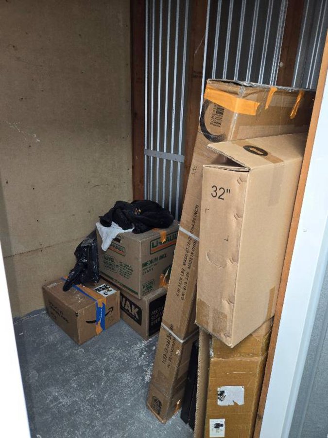 5 x 6 storage unit in Daly City, CA