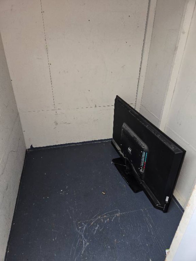5 x 6 storage unit in Daly City, CA