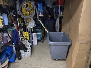 10 x 13 unit in Bloomfield