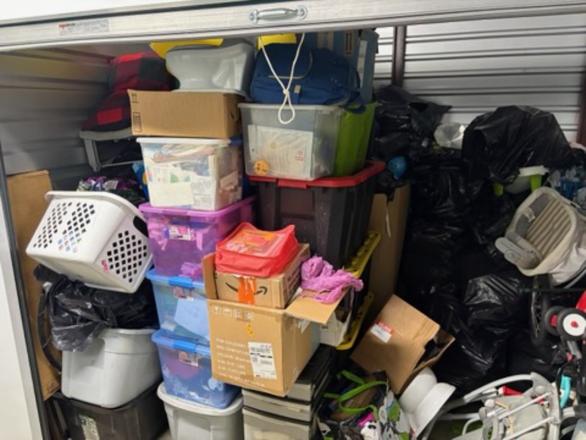 10 x 10 storage unit in Capitol Heights, MD