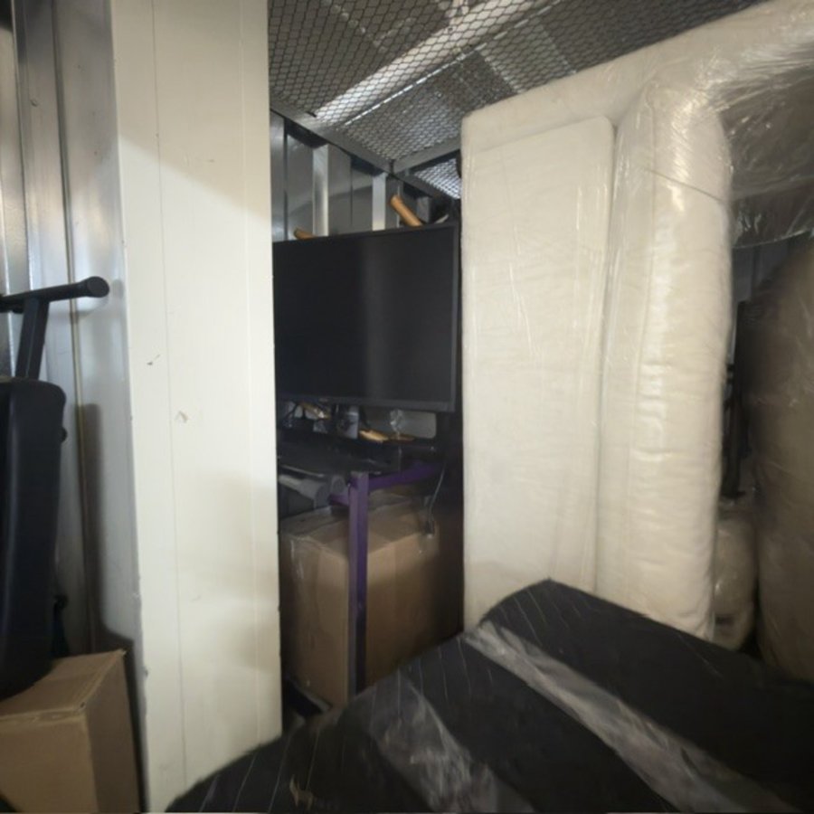 7 x 10 storage unit in New York, NY