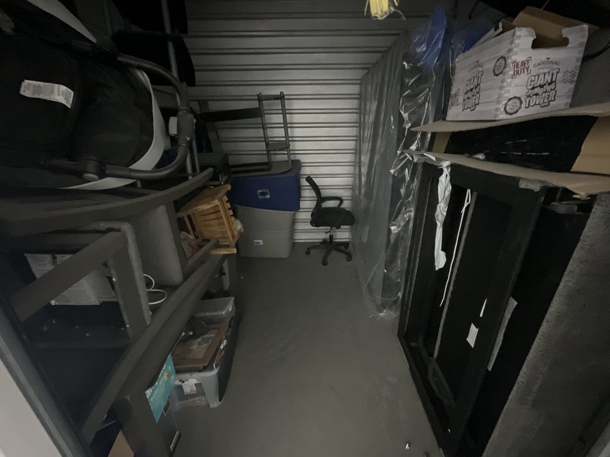 10 x 10 storage unit in Las Vegas, NV