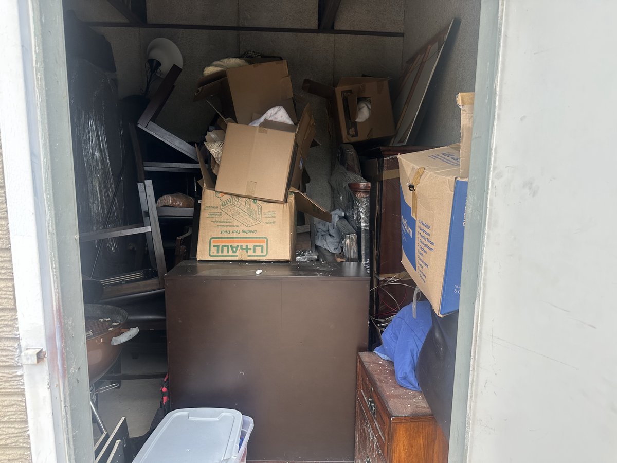 10 x 10 storage unit in Springfield, IL