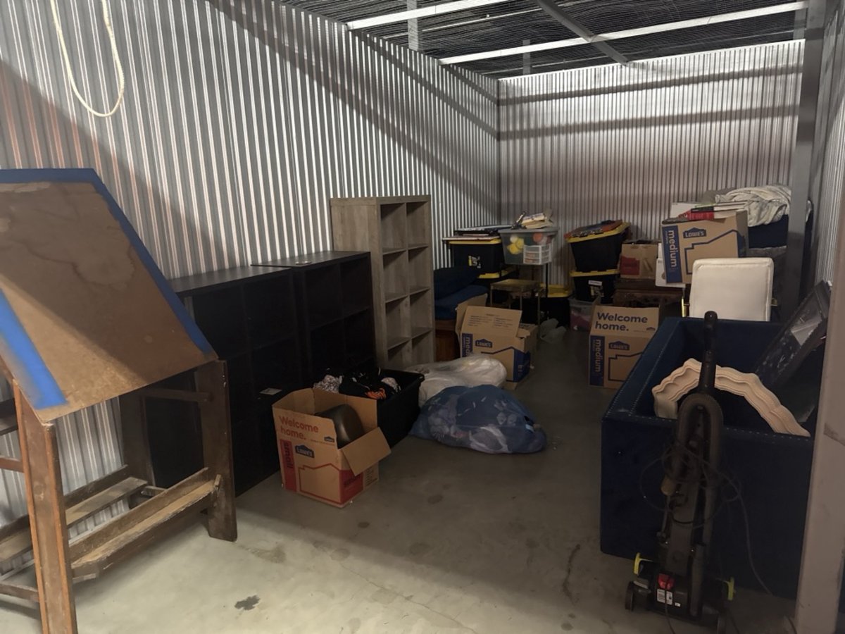 10 x 20 storage unit in Baltimore, MD