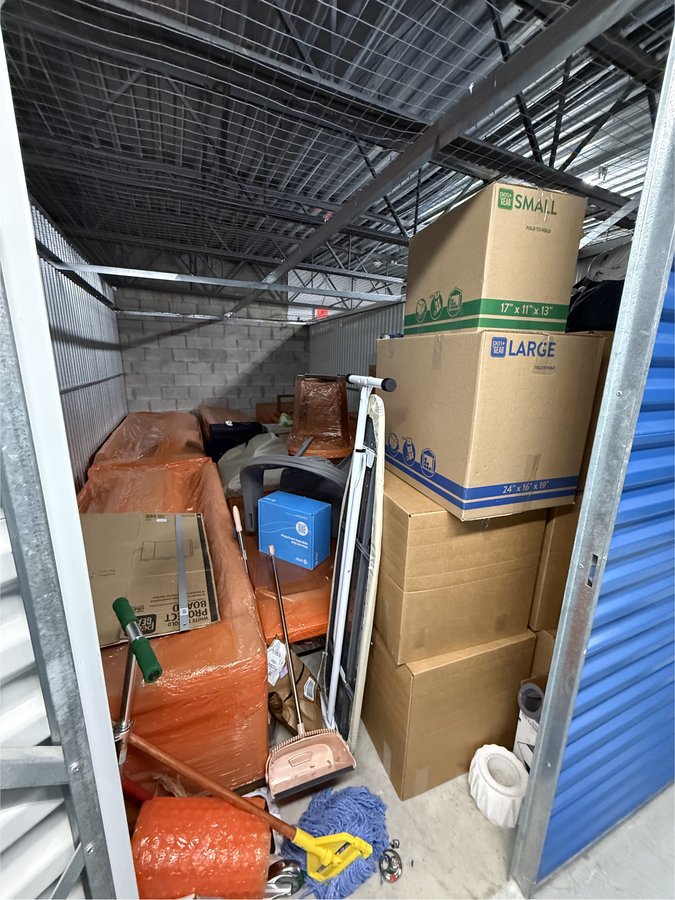 10 x 20 storage unit in SW RANCHES, FL