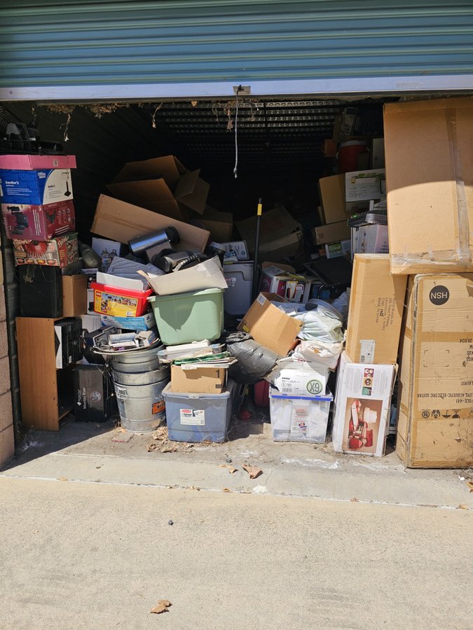 10 x 29 storage unit in Pomona, CA