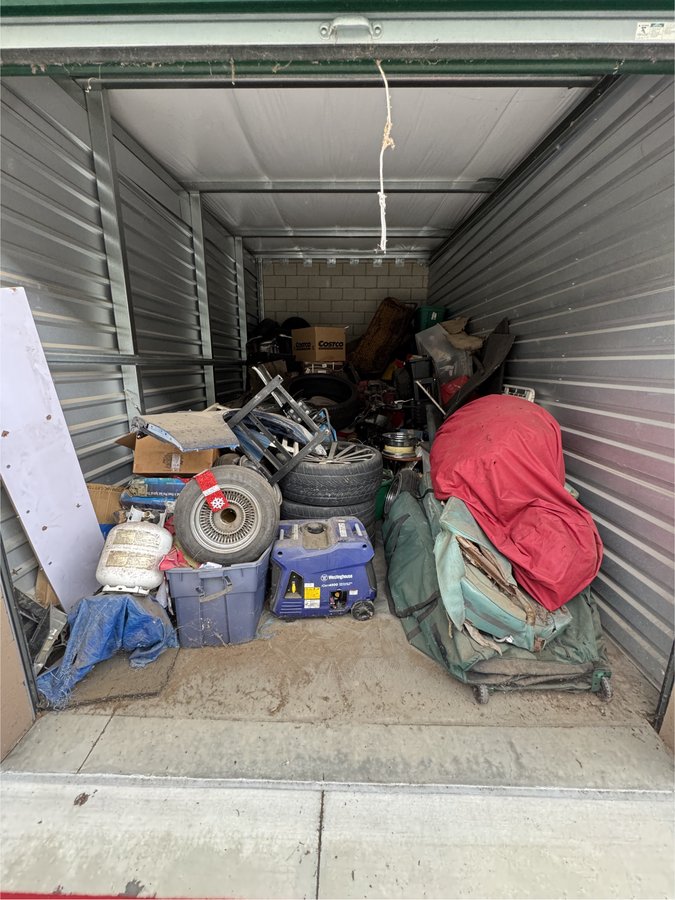 10 x 20 storage unit in Eastvale, CA
