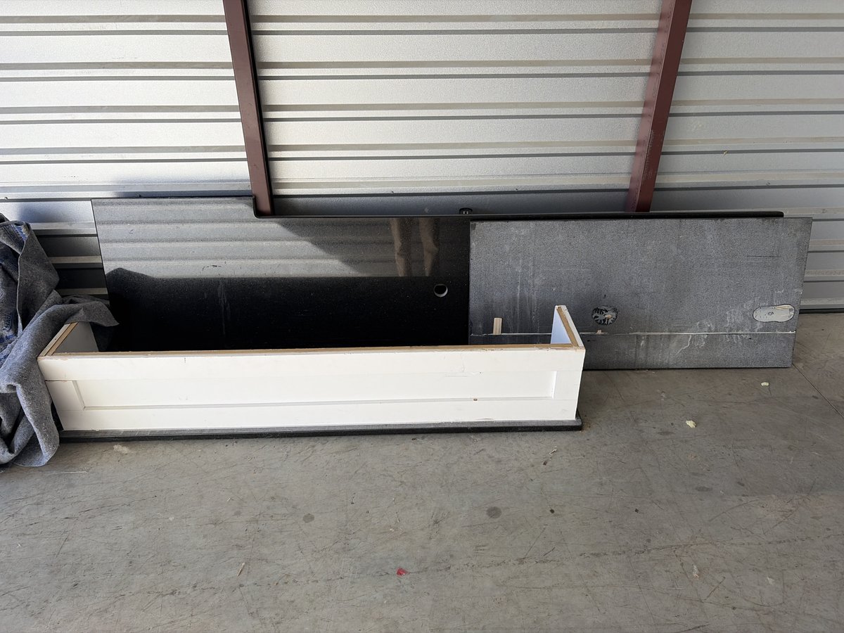10 x 20 storage unit in Hendersonville, TN