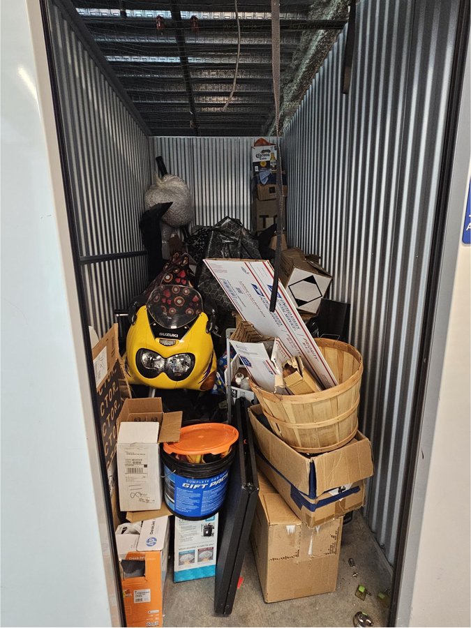 5 x 10 storage unit in Linthicum Heights, MD