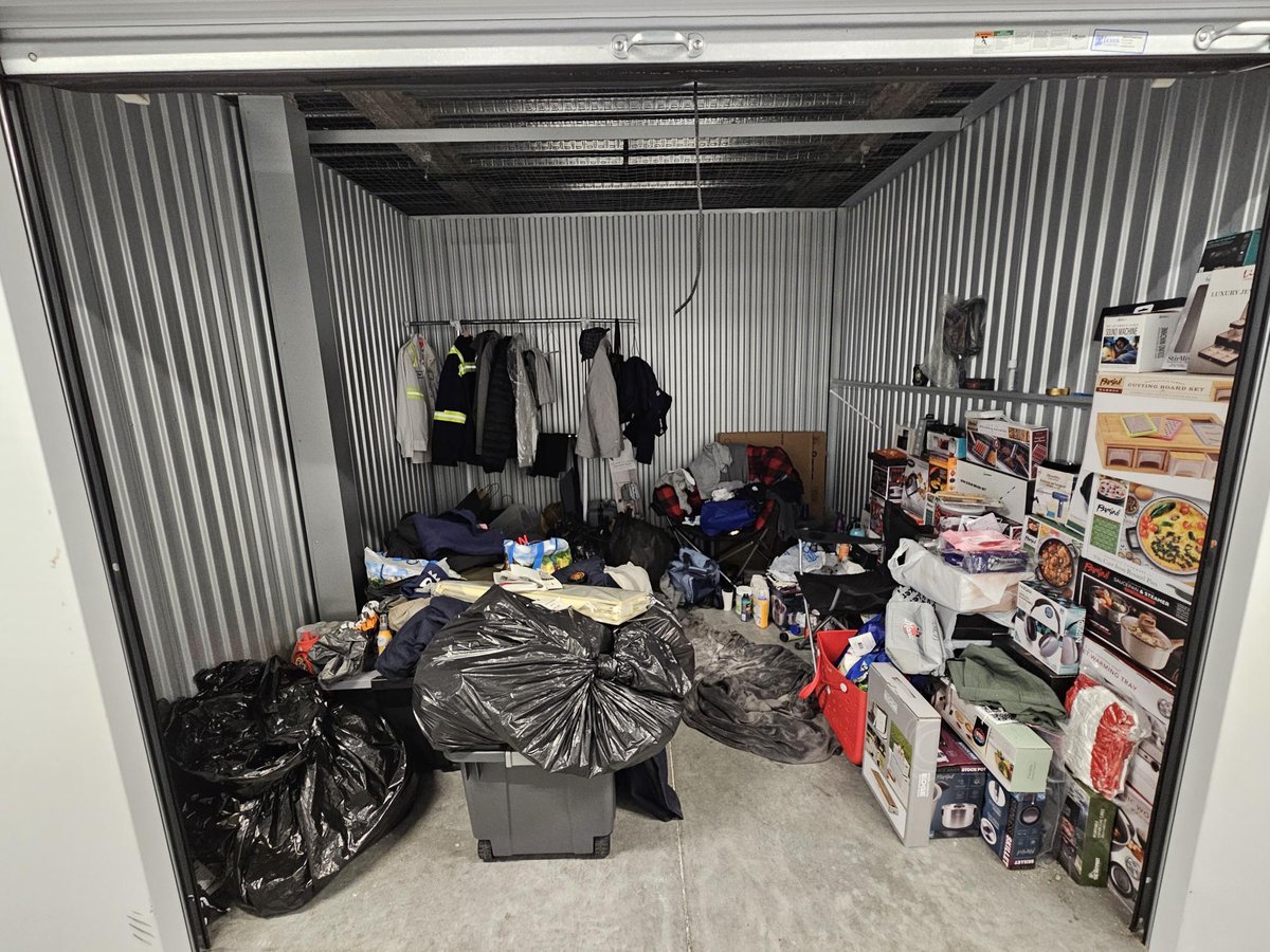 10 x 9 storage unit in Linthicum Heights, MD