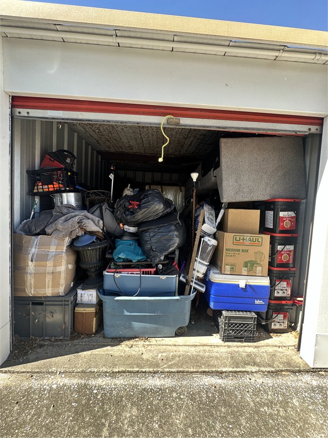 10 x 15 storage unit in Eustis, FL