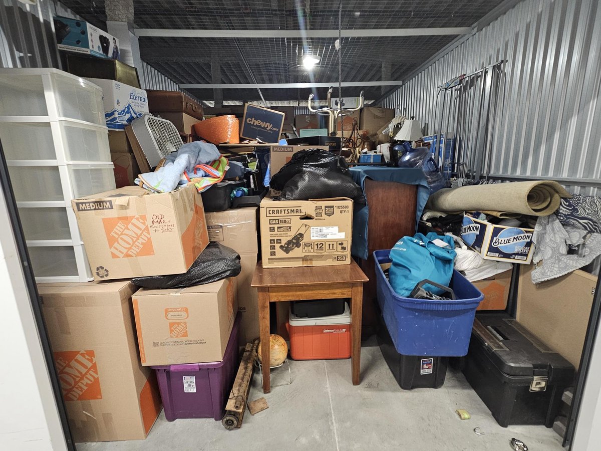 10 x 15 storage unit in Linthicum Heights, MD