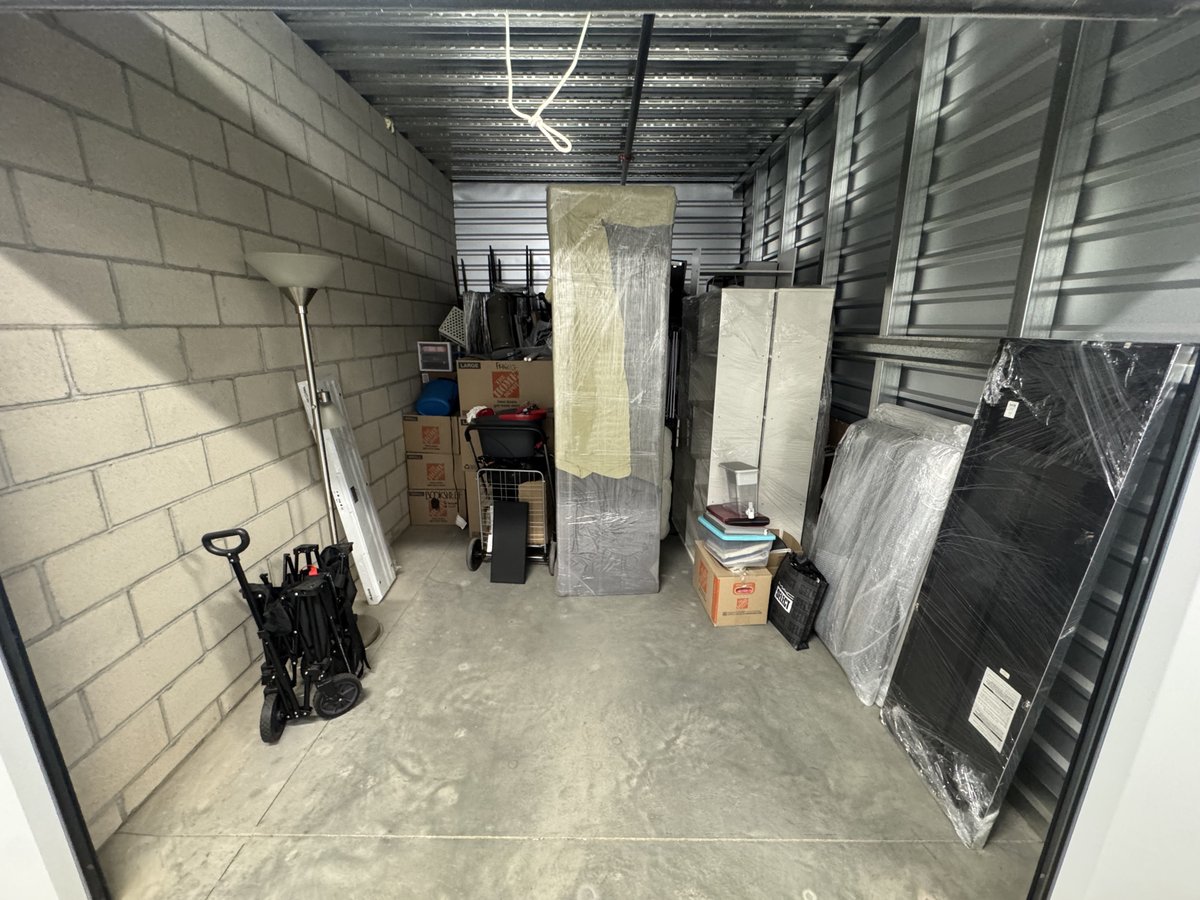 10 x 15 storage unit in Eastvale, CA