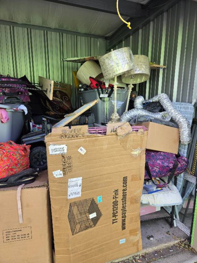 10 x 10 storage unit in Pensacola, FL