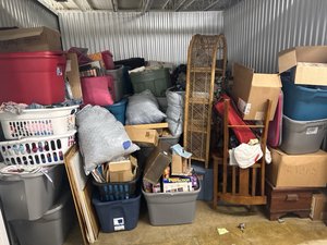 10 x 10 unit in Glen Burnie