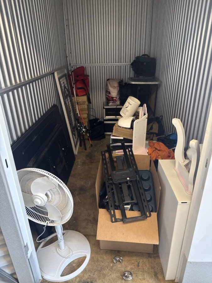 5 x 10 storage unit in Glen Burnie, MD