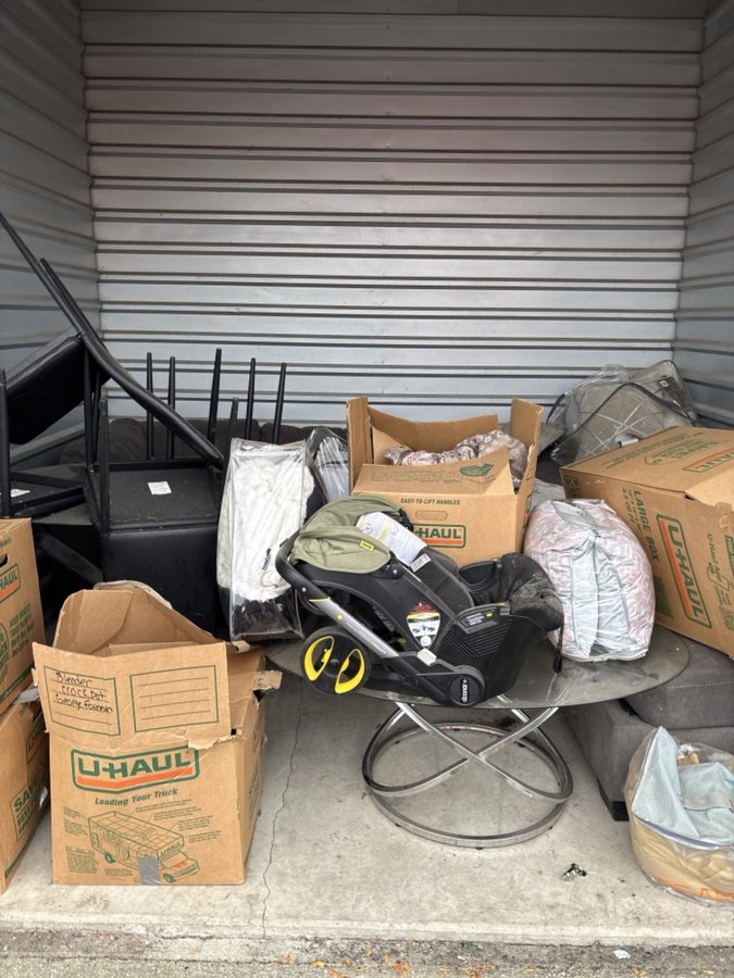 10 x 10 storage unit in Country Club Hills, IL