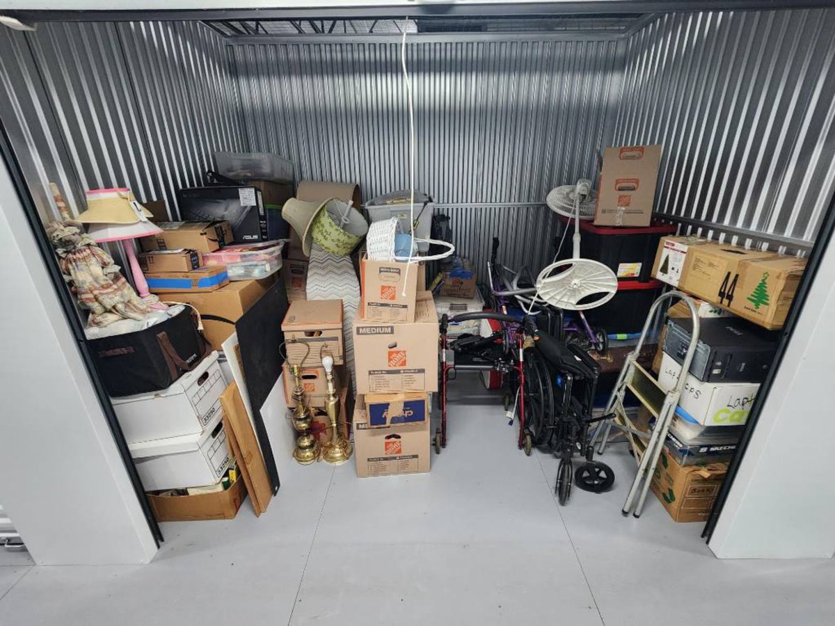 10 x 8 storage unit in Franklin, WI