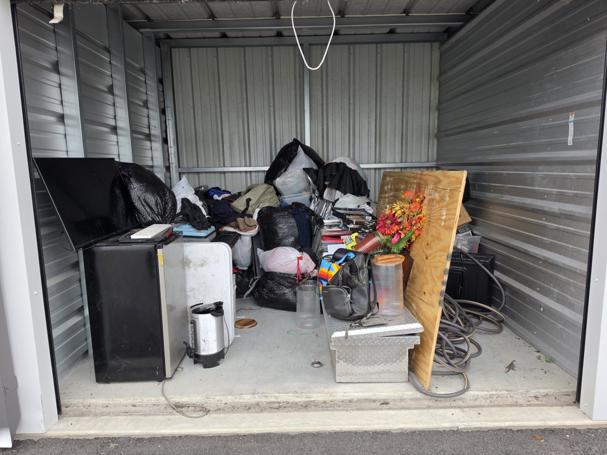 10 x 10 storage unit in Palmetto, FL
