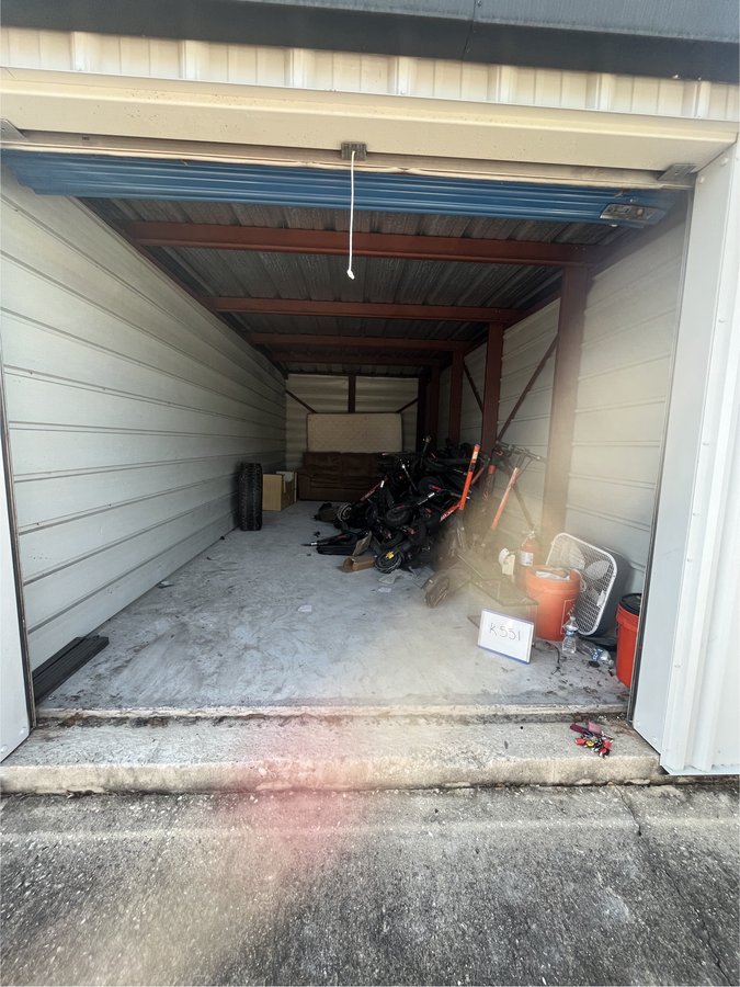 10 x 25 storage unit in Tallahassee, FL