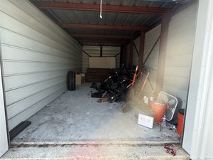 10 x 25 unit in Tallahassee