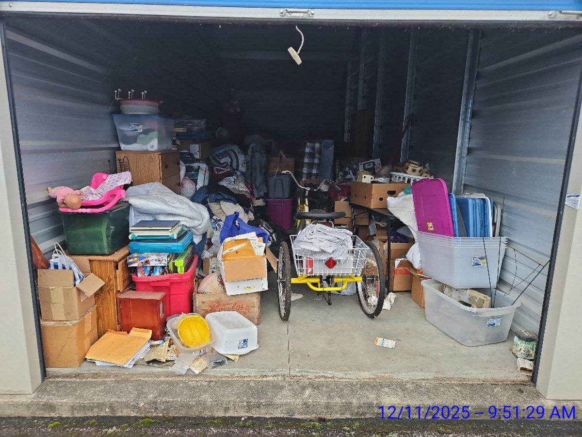 10 x 30 storage unit in Austin, IN