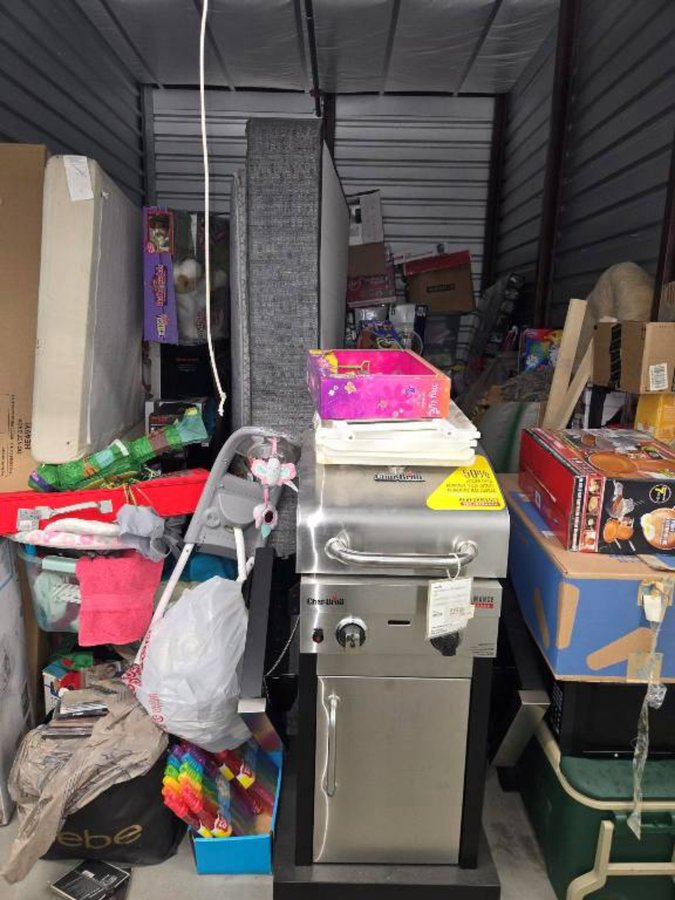 10 x 15 storage unit in Dallas, TX