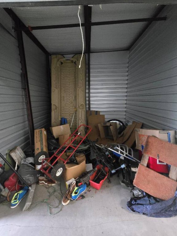 10 x 10 storage unit in Dallas, TX