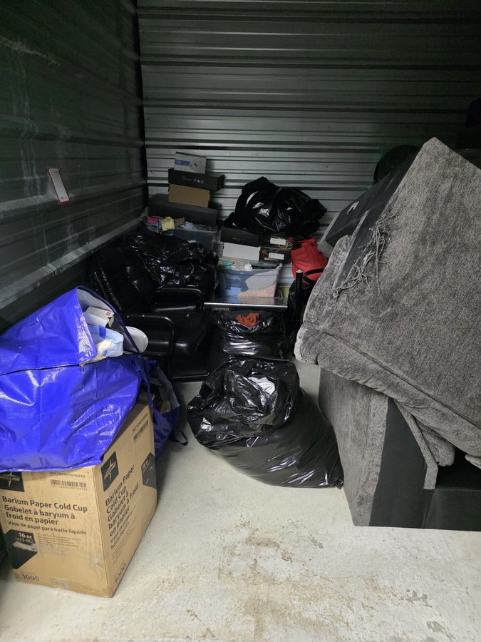 10 x 10 storage unit in Temple Hills, MD