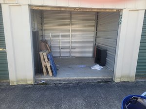 10 x 10 unit in Richmond