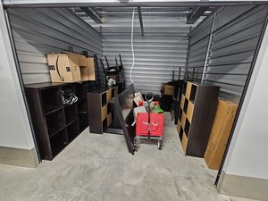 10 x 10 unit in Ormond Beach