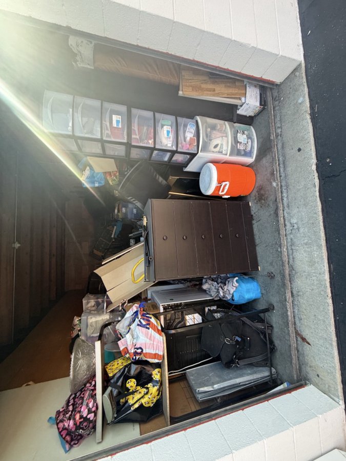 10 x 20 storage unit in South Gate, CA