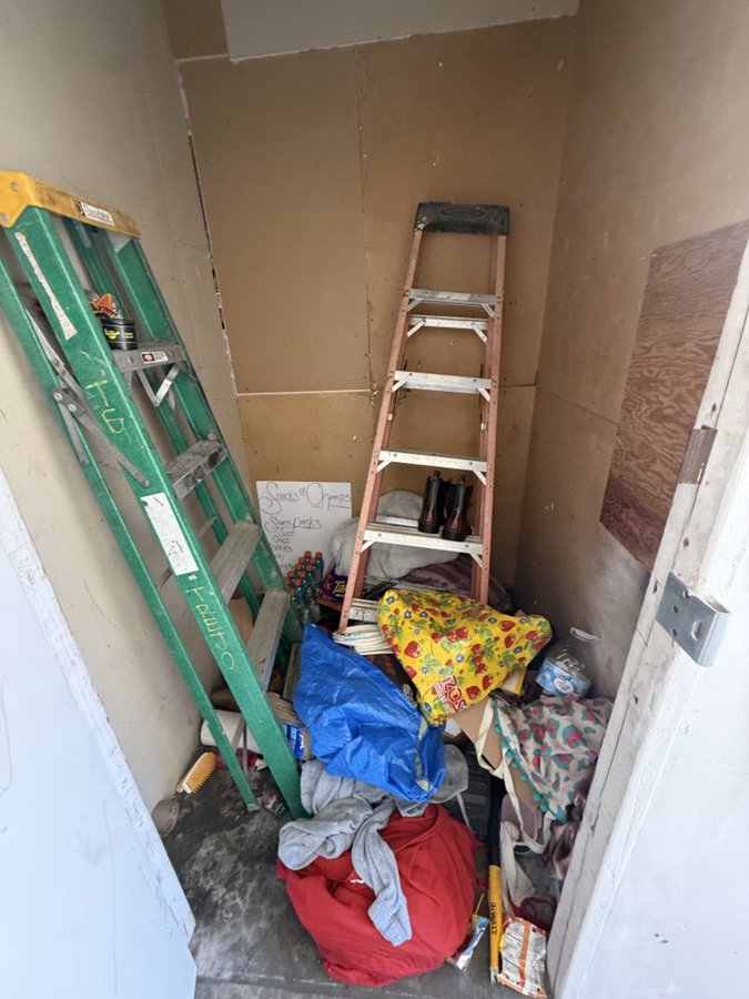 5 x 5 storage unit in South Gate, CA