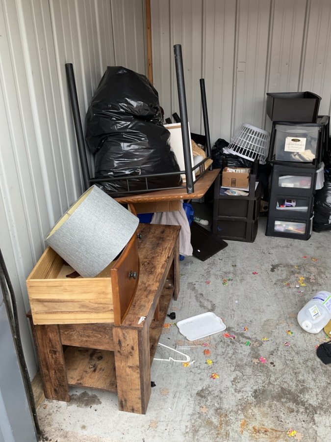 10 x 10 storage unit in Indianapolis, IN