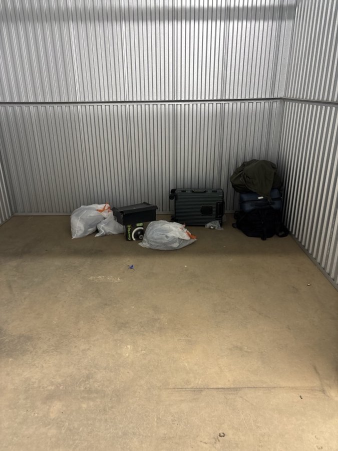 10 x 10 storage unit in Philadelphia, PA