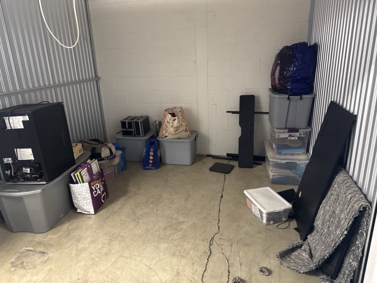 10 x 10 storage unit in Glen Burnie, MD