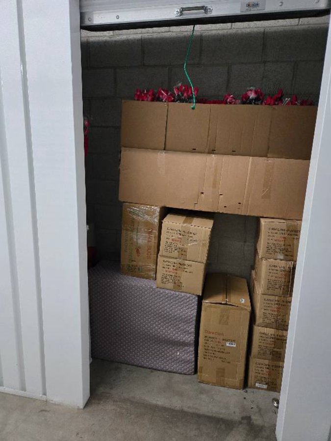 4 x 5 storage unit in Studio City, CA
