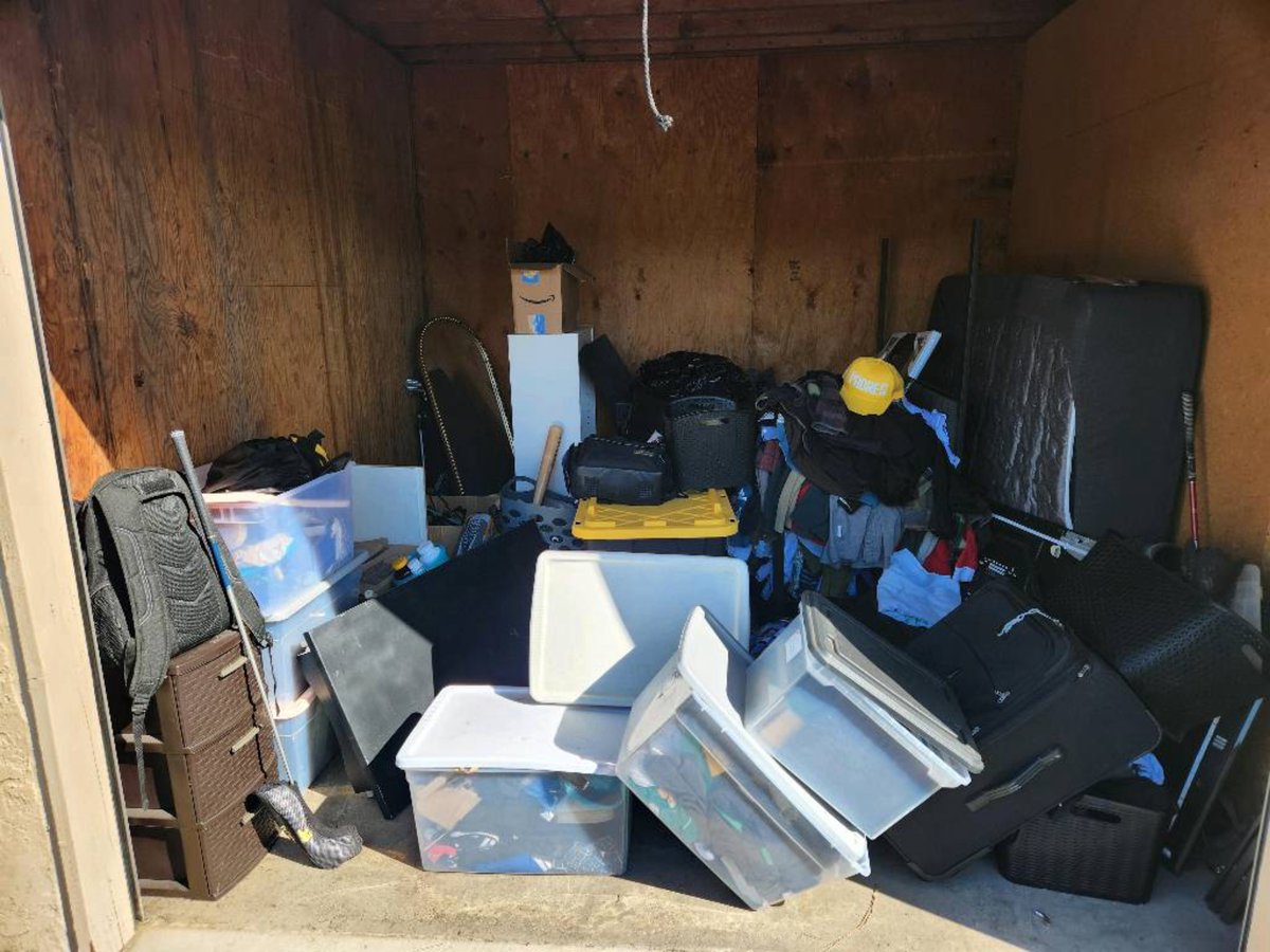 10 x 10 storage unit in San Marcos, CA