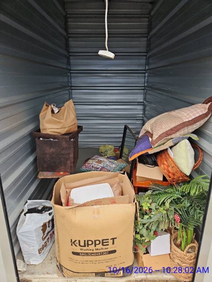 5 x 10 storage unit in Madison, IN