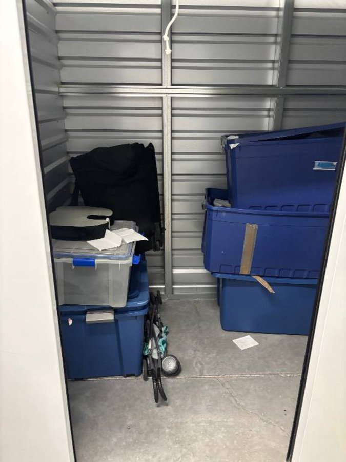 10 x 5 storage unit in Las Vegas, NV