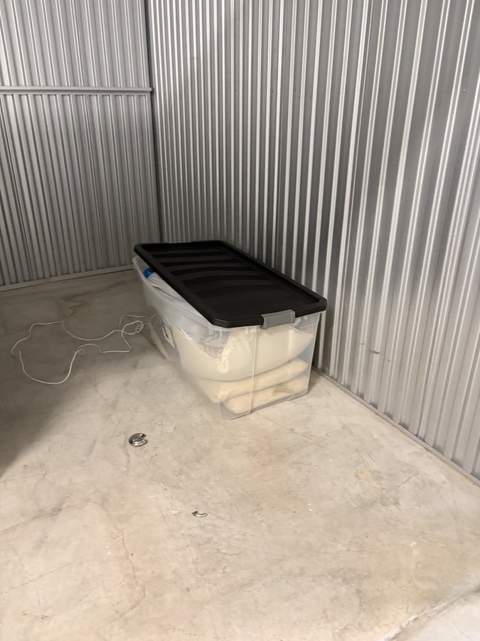 10 x 10 storage unit in Fort Lauderdale, FL