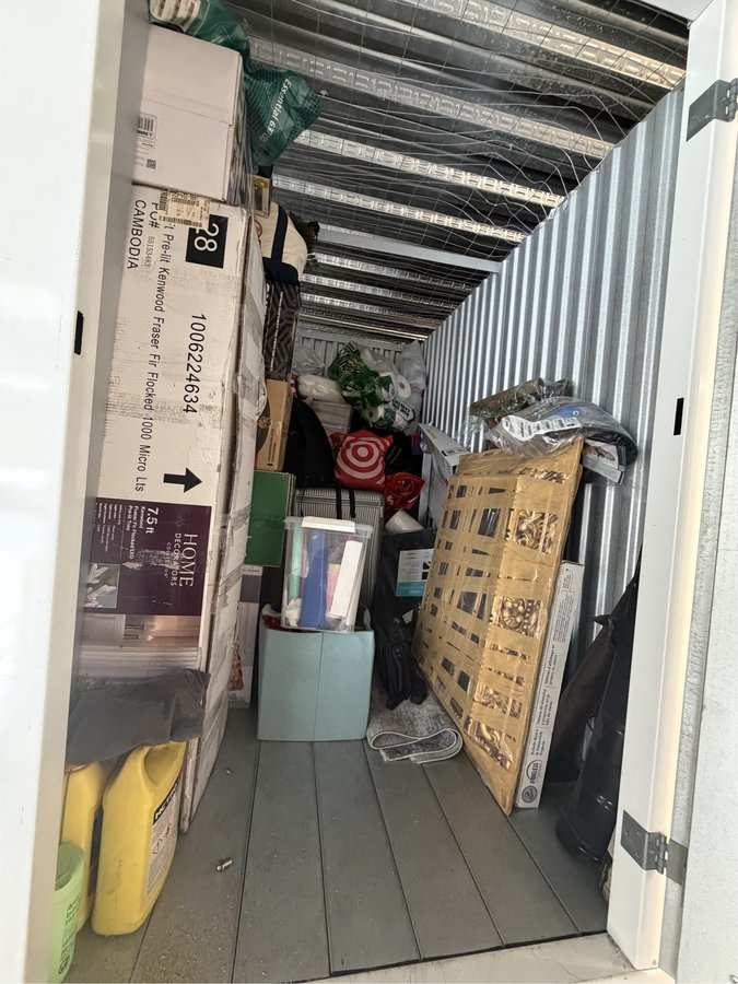 5 x 8 storage unit in Woodside, NY