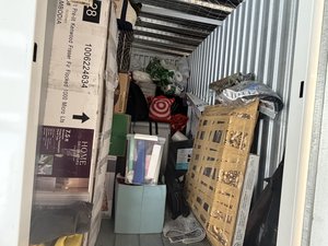 5 x 8 unit in Woodside