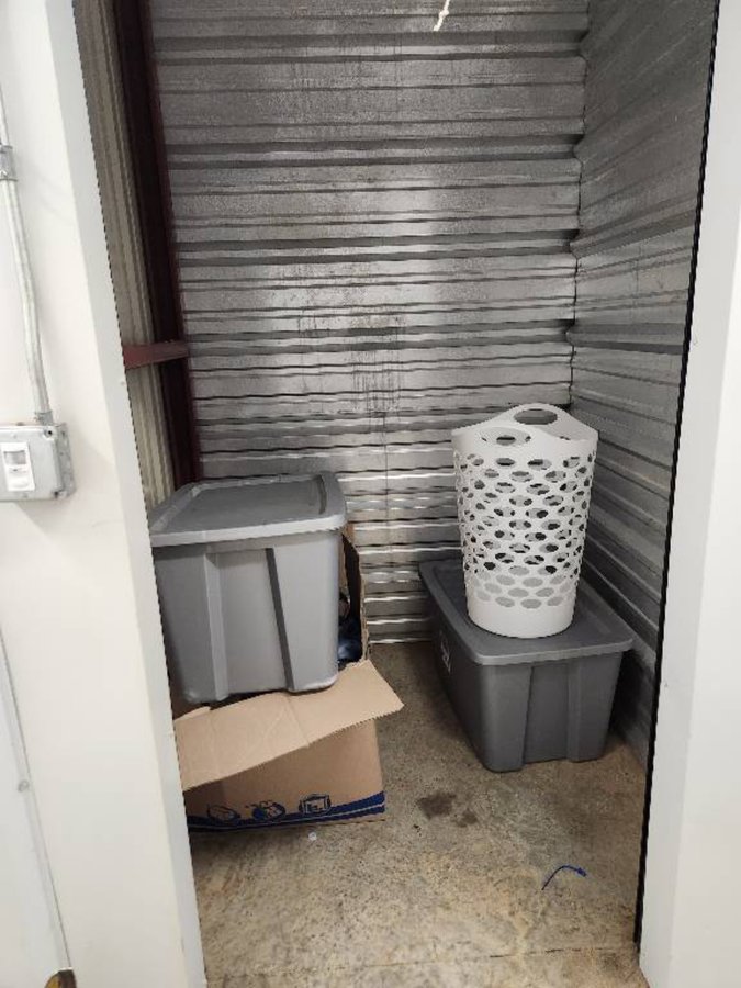 5 x 5 storage unit in Auburn, AL