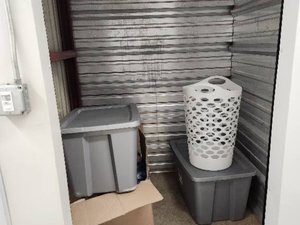 5 x 5 unit in Auburn