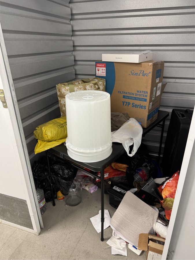 5 x 5 storage unit in Vista, CA
